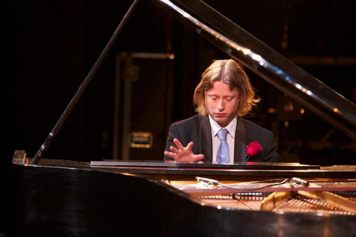 Hoofdfoto van Pianist Alexander