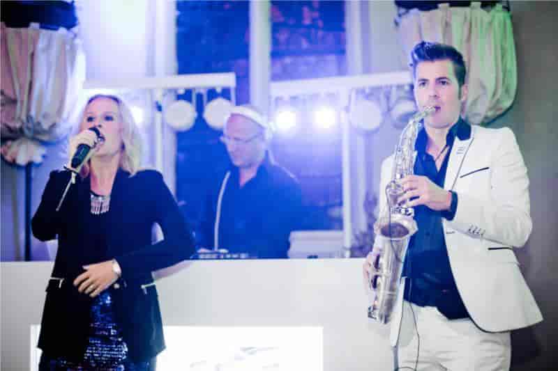 Saxy White