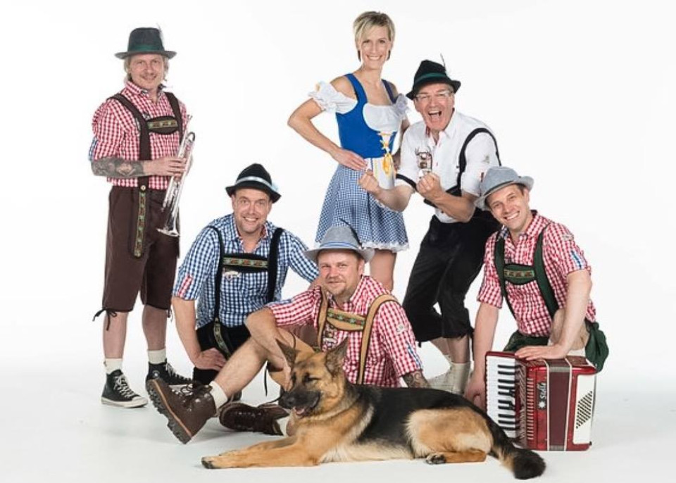 Foto 2 van Immer Gerade Aus